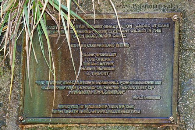 Memorial plaque, Cave Cove_MG_0268