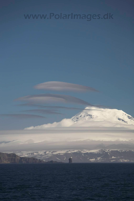 Beerenberg_from_SE_Jan_Mayen_MG_3403