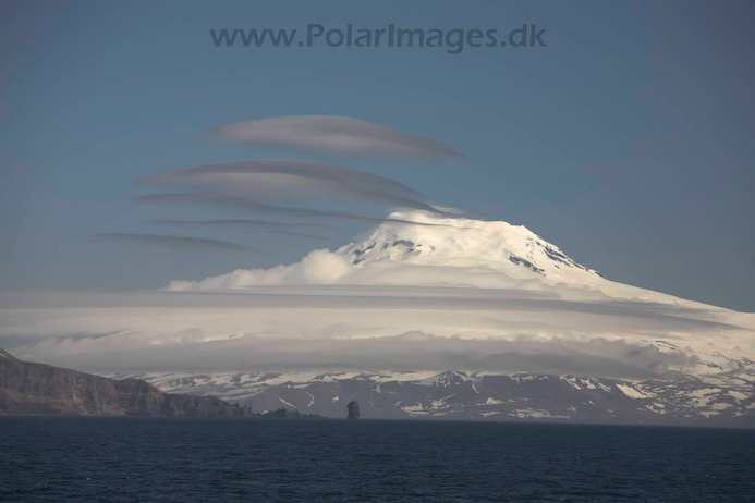 Beerenberg_from_SE_Jan_Mayen_MG_3405