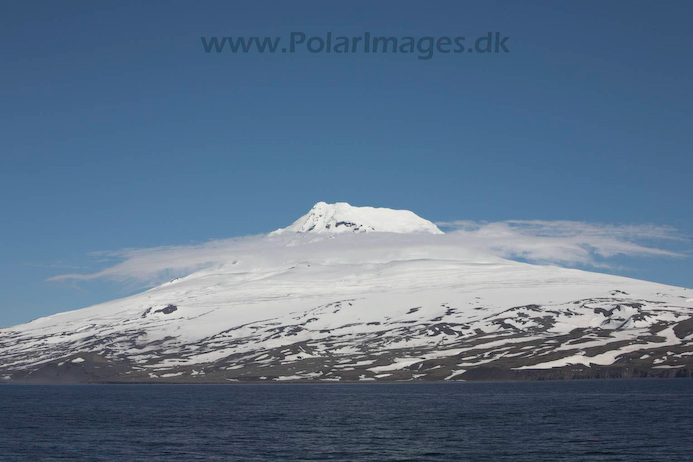 Beerenberg_from_W_Jan_Mayen_MG_3467