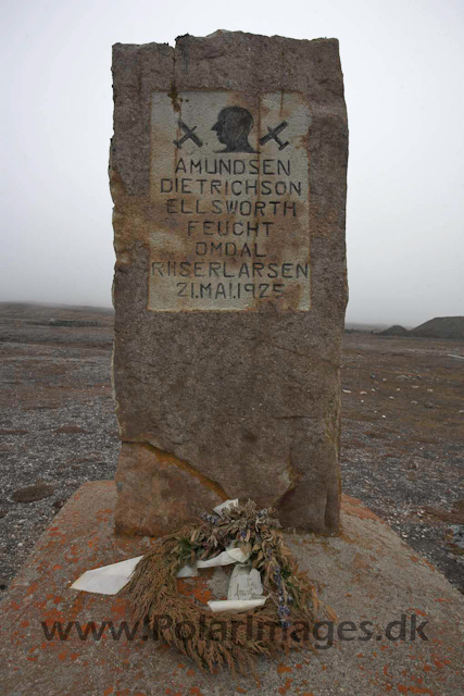 Amundsen memorial, Ny Ålesund_MG_2541